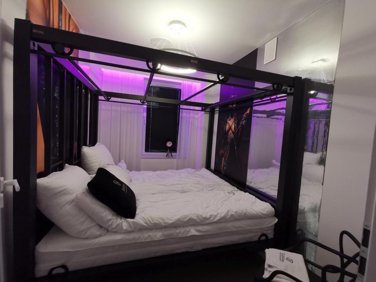 Bdsm Apartament Czestochowa Luxxx - Adults Only - Tylko Dla Doroslych Exteriör bild