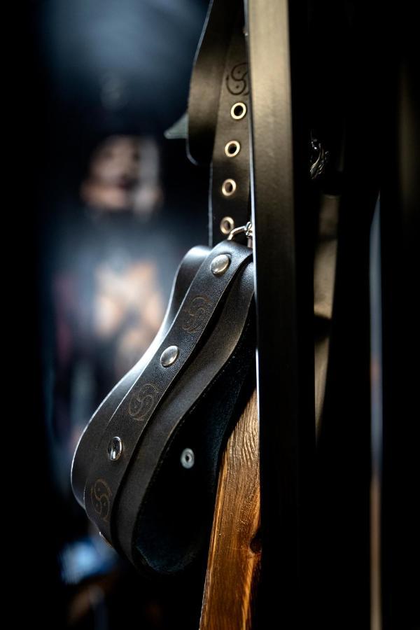 Bdsm Apartament Czestochowa Luxxx - Adults Only - Tylko Dla Doroslych Exteriör bild